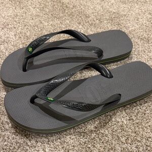 Havaianas Brazil Logo flip-flops size 11/12 W *new*